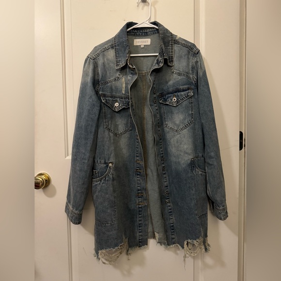 Veveret destructed denim jacket - Picture 6 of 7
